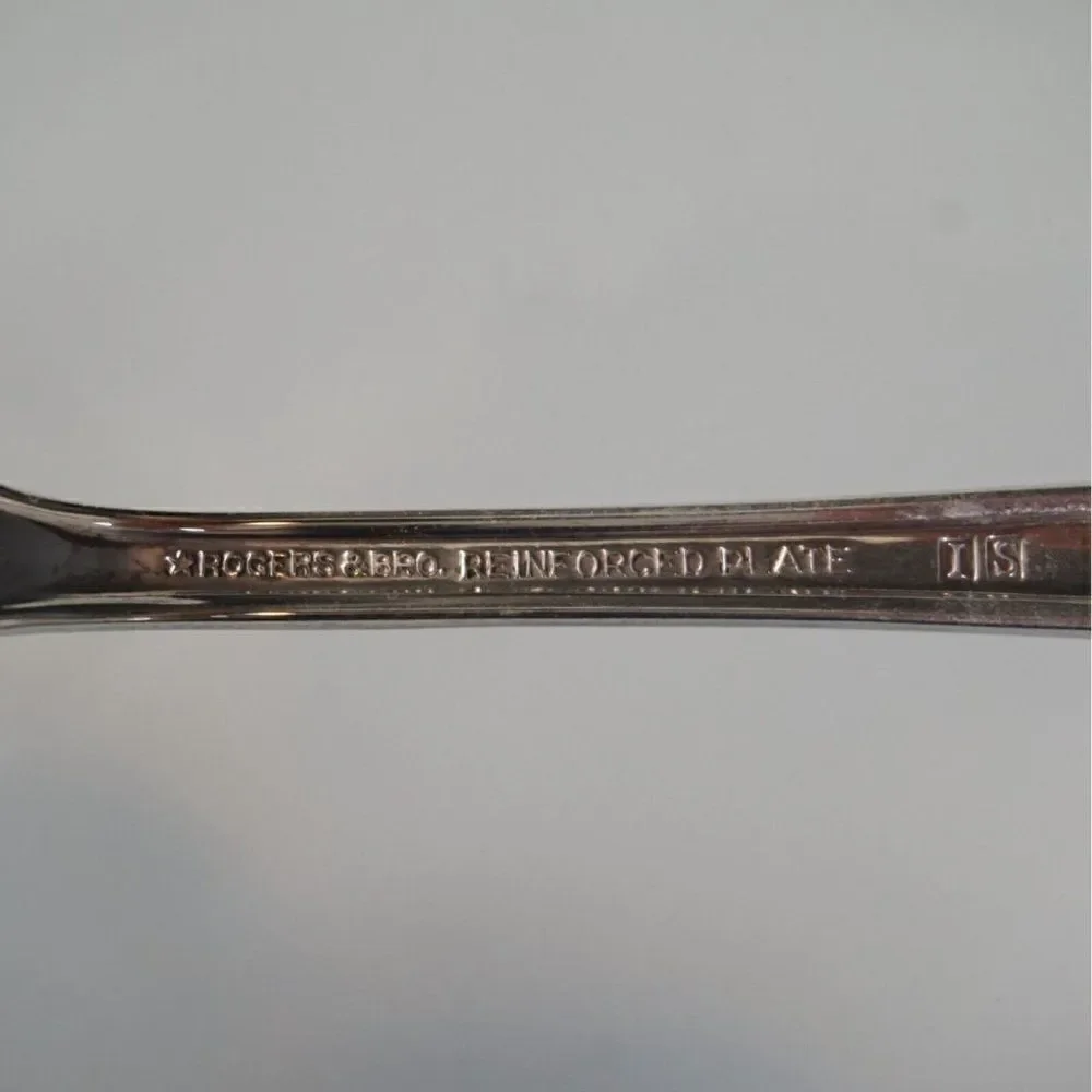 Rogers & Bro 1937 RAPTURE GARLAND Pattern Soup Spoon Reinforced Plate IS